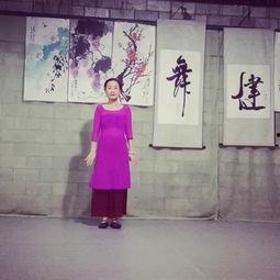 石钟琴跳广场舞视频,舞动夕阳，乐享人生