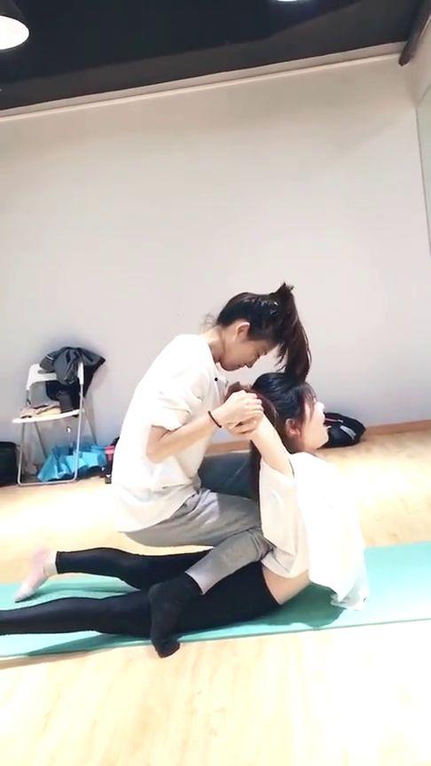 最狠开肩视频,一招解锁肩部极限舒展